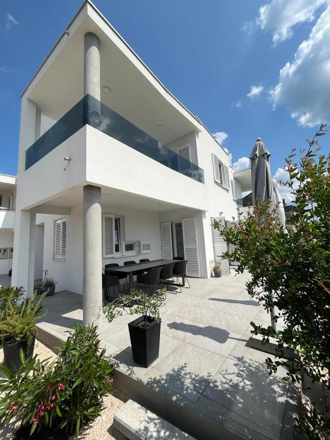 Haus Dalmatia With Heated Pool Apartment Bibinje Exterior photo
